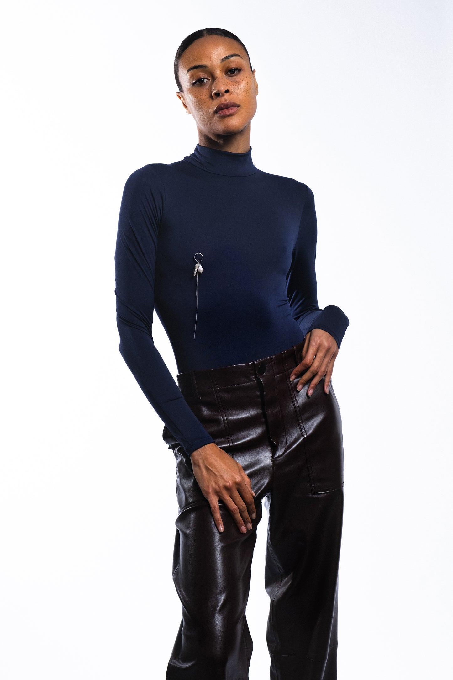BODY WITH PIERCING - "EL CARIÑO" NAVY