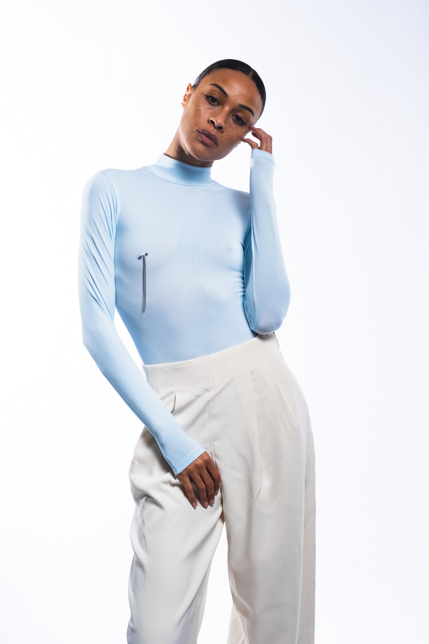 BODY WITH PIERCING - "EL CACHAS" LIGHT BLUE
