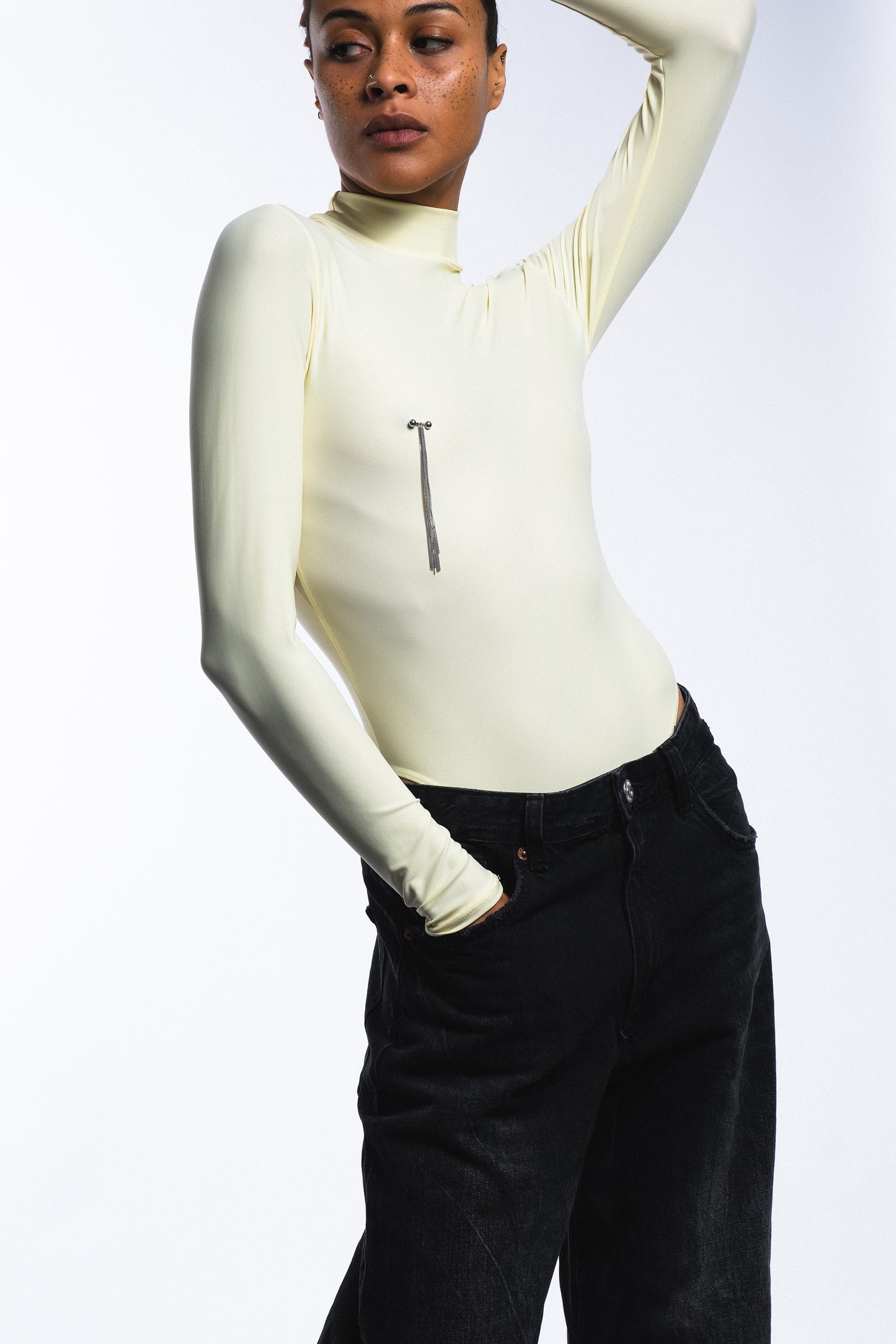 BODY WITH PIERCING - "EL CACHAS" LIGHT YELLOW